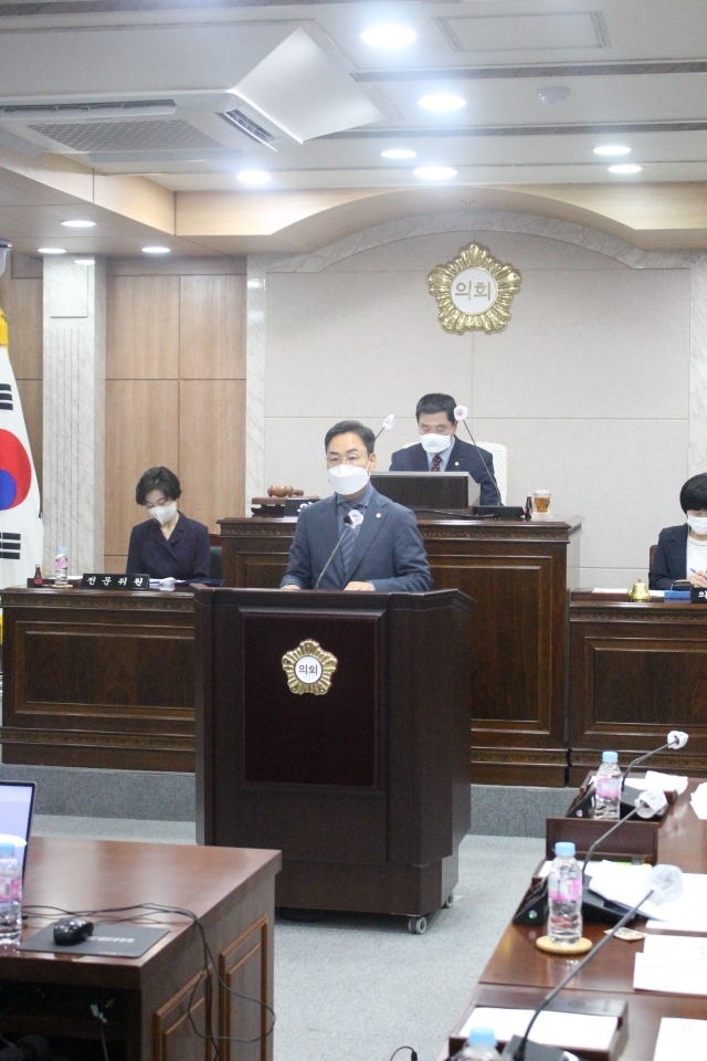 9월 19일 열린 제288회 홍성군의회 임시회에서 5분 발언을 하는 문병오 의원. 사진=장현호